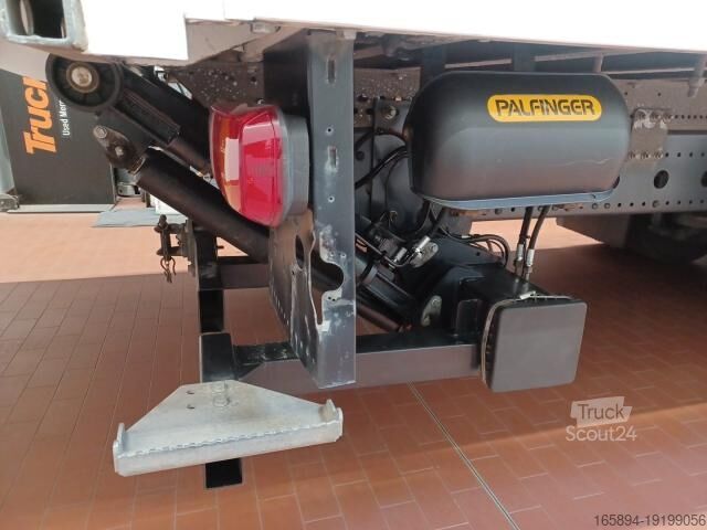 Dėžinis sunkvežimis Mercedes-Benz Atego 1318 L