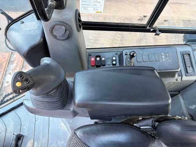 Nivelleringsmaskin Caterpillar D4 LGP 15A (D6K / D6K2)