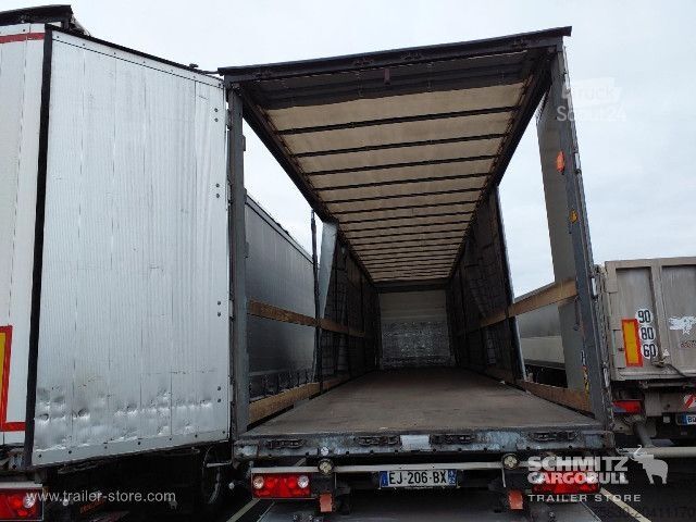 Öppen semitrailer med kapell Schmitz Cargobull Semitrailer Curtainsider Standard Hayon