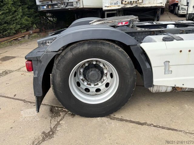 Standard tractor unit VOLVO FH 13.500 4X2 Spring/Air Globetrotter XL Full sp