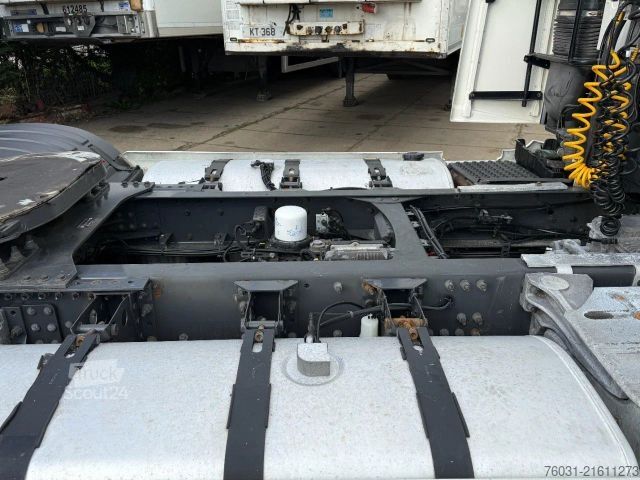 Standard tractor unit VOLVO FH 13.500 4X2 Spring/Air Globetrotter XL Full sp