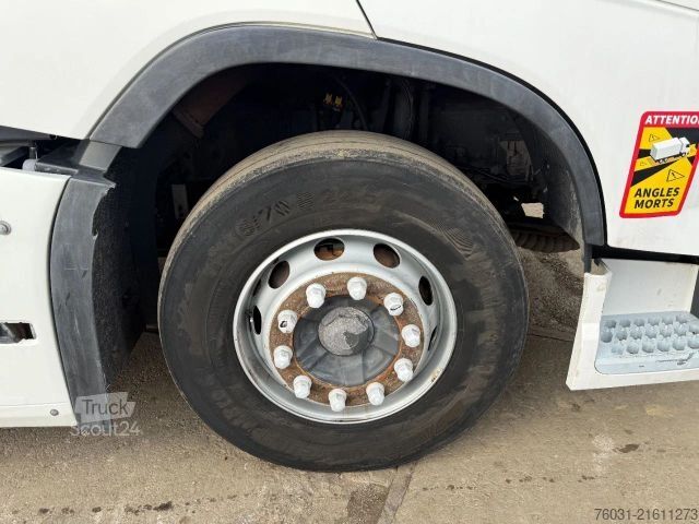 Standard tractor unit VOLVO FH 13.500 4X2 Spring/Air Globetrotter XL Full sp