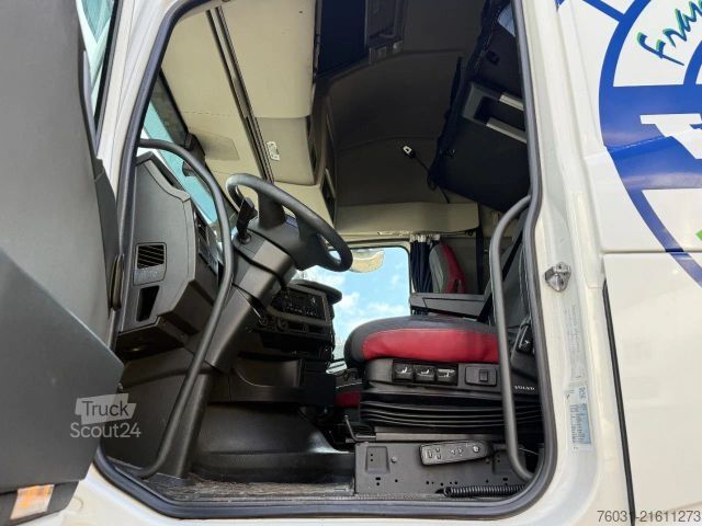 Standard tractor unit VOLVO FH 13.500 4X2 Spring/Air Globetrotter XL Full sp