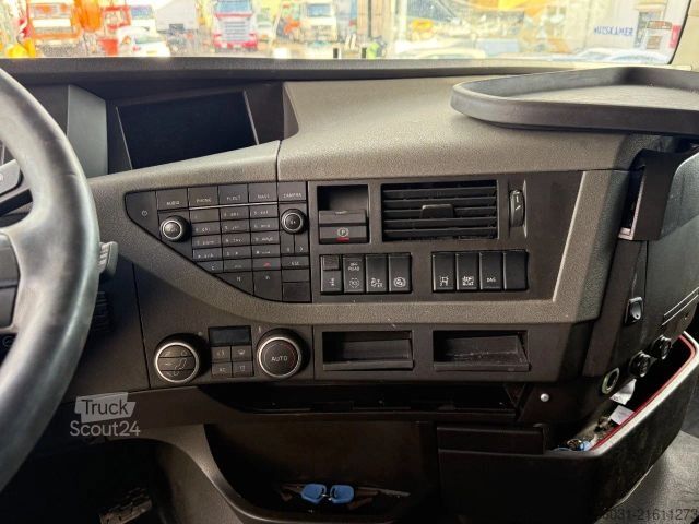 Standard tractor unit VOLVO FH 13.500 4X2 Spring/Air Globetrotter XL Full sp