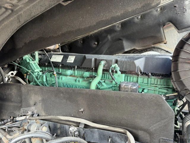 Standard tractor unit VOLVO FH 13.500 4X2 Spring/Air Globetrotter XL Full sp