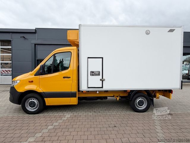 Kylskåpsbil MERCEDES-BENZ Sprinter 311 CDI Kühlkoffer bis -28 °C L2 RWD