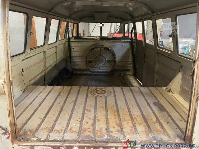 Minibus Volkswagen Bus mit Scheiben Restaurierungsobjekt Verzollt