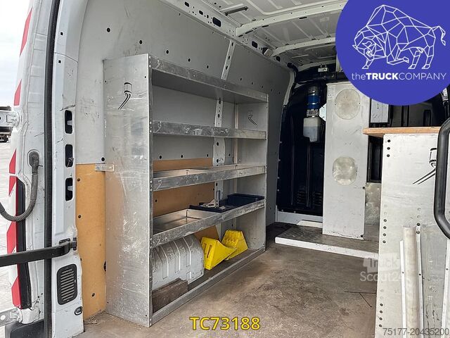 Platforma podnosząca Renault Master Hoogtewerker