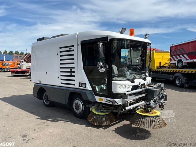 Balayeuse de voirie Ravo 540 Euro 6 with 3-rd brush