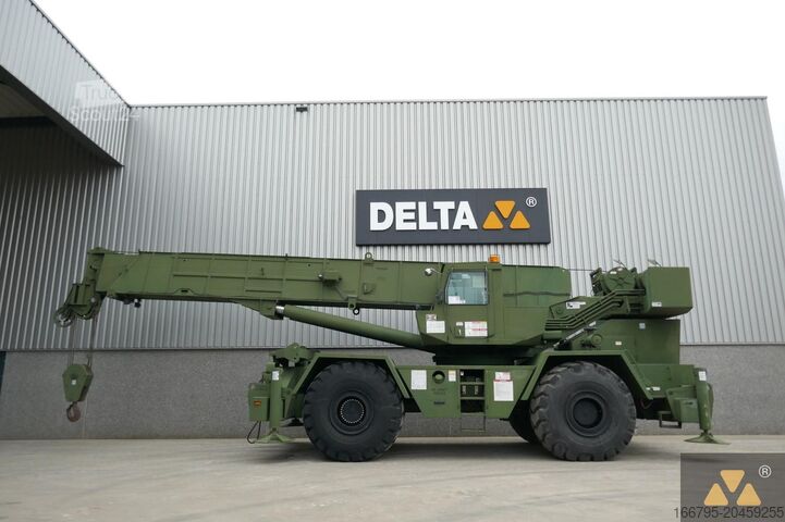 Grua para terrenos acidentados Grove RT875 Ex-army