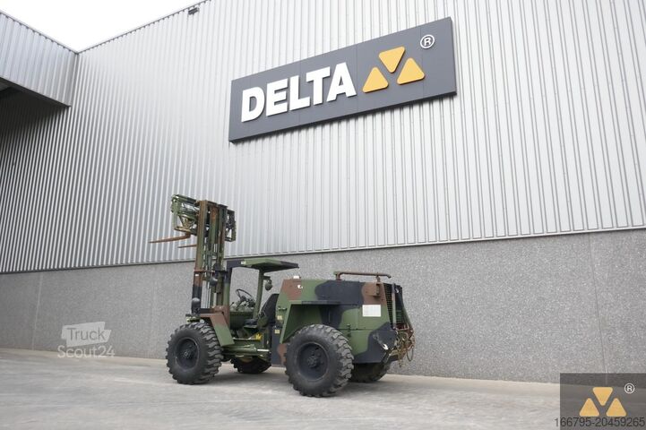 Chariot élévateur tout terrain Case M4K Ex-army