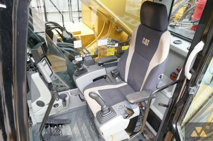 Pásové rypadlo Caterpillar 390F LME