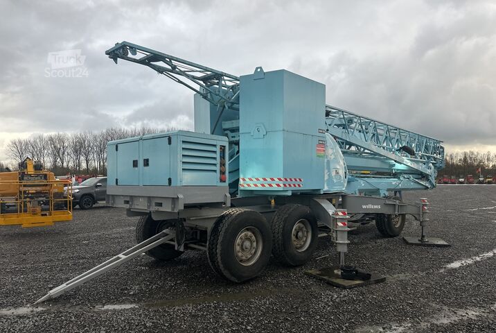 Mobiele zelfopbouwende torenkraan Potain IGO32 Tri/A Mobile self-erecting tower c