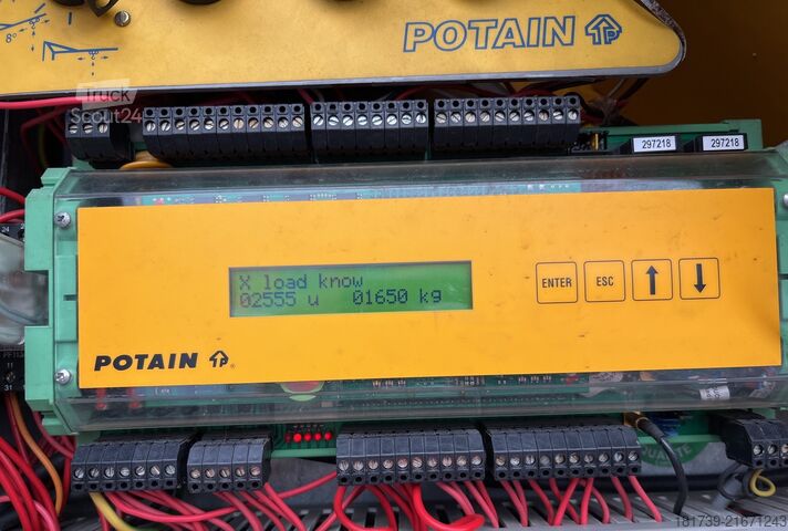 Mobiele zelfopbouwende torenkraan Potain IGO32 Tri/A Mobile self-erecting tower c