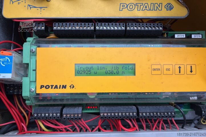 Mobiele zelfopbouwende torenkraan Potain IGO32 Tri/A Mobile self-erecting tower c