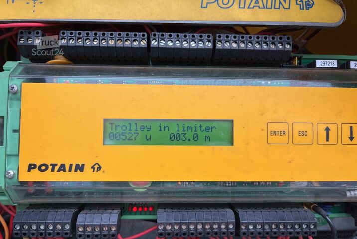 Mobiele zelfopbouwende torenkraan Potain IGO32 Tri/A Mobile self-erecting tower c