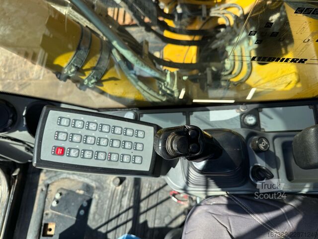 Lánctalpas kotrógép Liebherr R926NLC