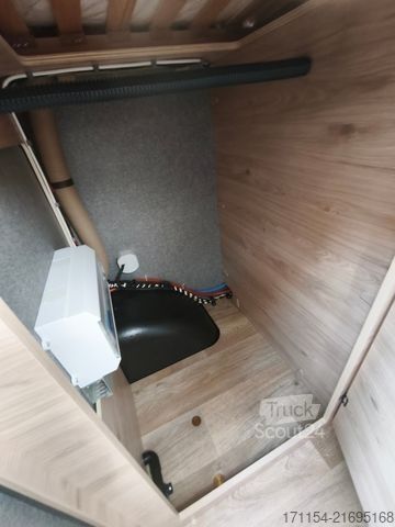 Pusiau integruotas kemperis ROADFANS T 6815 EB Hubbett,Automatik, TV