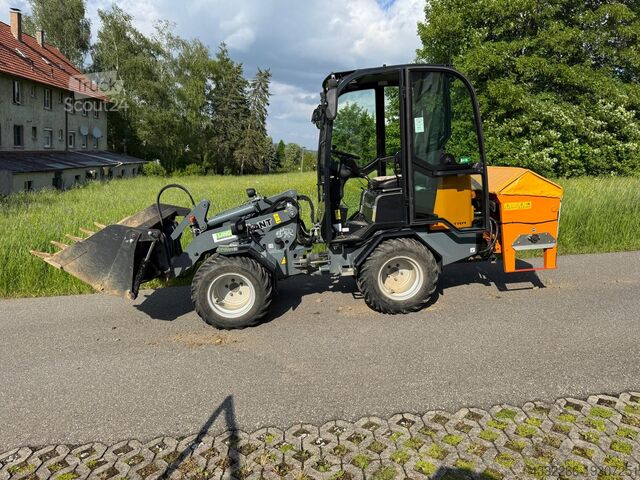 Kolesový nakladač Giant D263 SW X-TRA