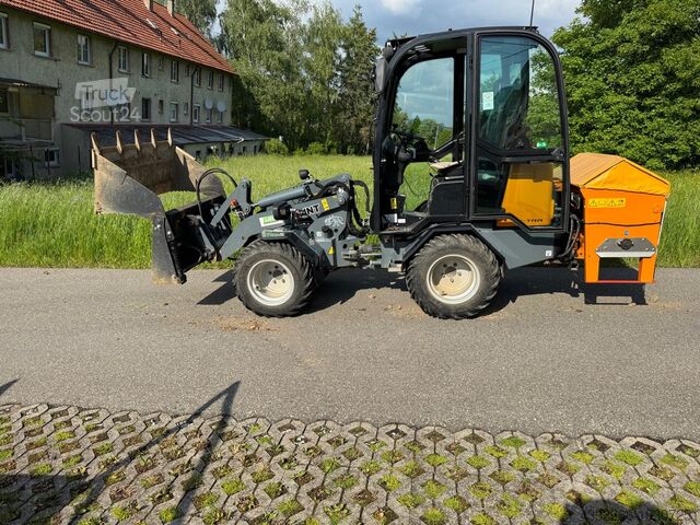 Kolesový nakladač Giant D263 SW X-TRA