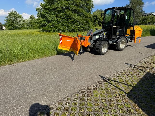 Kolesový nakladač Giant D263 SW X-TRA