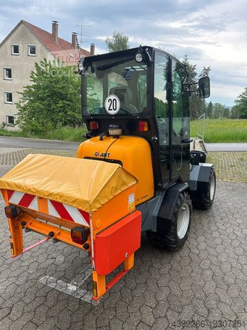 Kolesový nakladač Giant D263 SW X-TRA