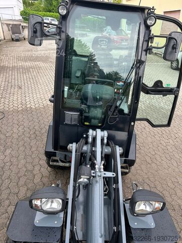 Kolesový nakladač Giant D263 SW X-TRA