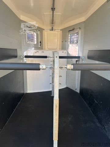 Причіп для перевезення коней HUMBAUR Notos Alu Pferdeanhänger 2,7t. 1.Hand SK