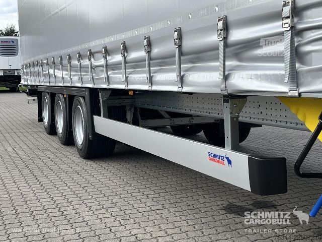 Atvira puspriekabė su tentu Schmitz Cargobull Curtainsider Mega Getränke