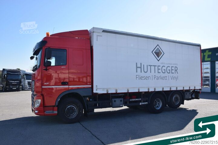 Autocarro con pianale e telone DAF XF 480 6x2 Planenaufbau LBW 1500Kg Standklima