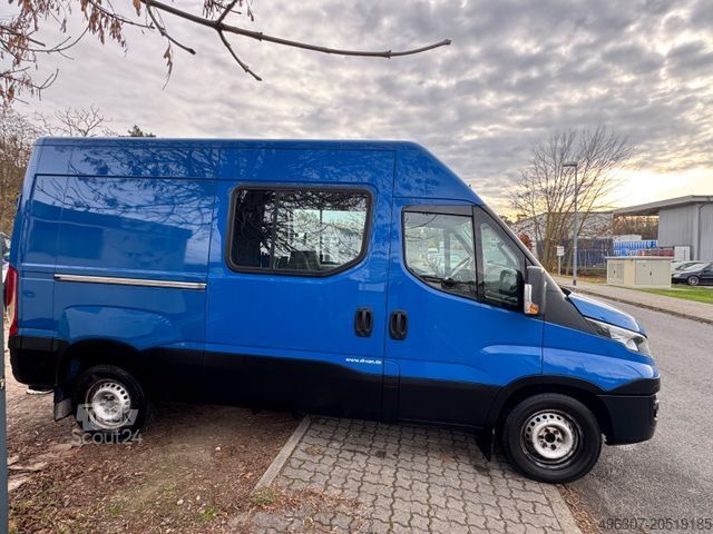 Panelinis furgonas IVECO Daily Kasten 35S18 /6 Sitze/ 3.0L / 3,5T Anh.