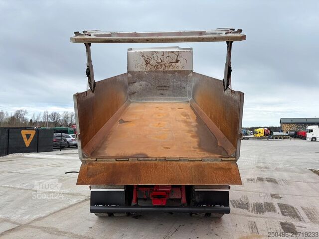 Kipper Scania R 520 8x4 RETARDER / FULL STEEL / BOX L=5565 mm