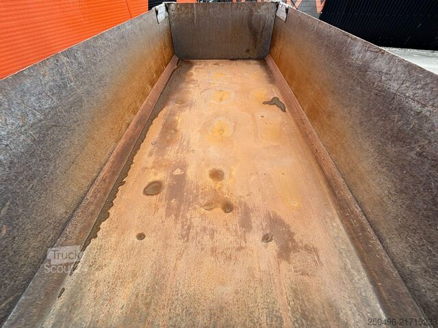 Kipper Scania R 520 8x4 RETARDER / FULL STEEL / BOX L=5565 mm