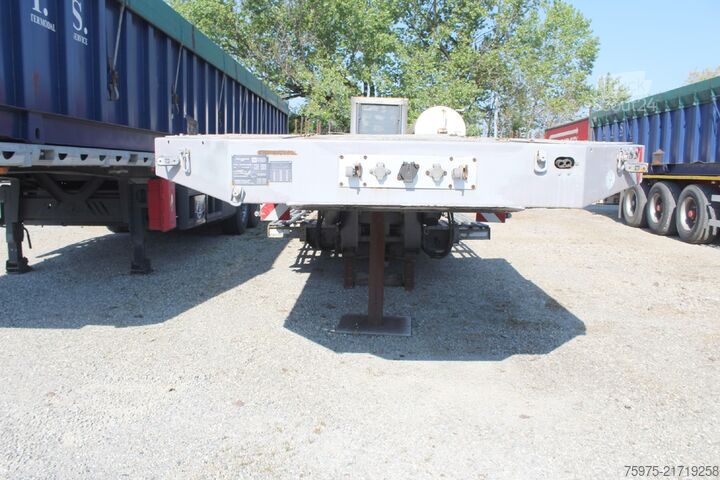 Dieplader oplegger voor het transport van bouwmachines bertoja semirimorchio culla allunagabile 2 assi