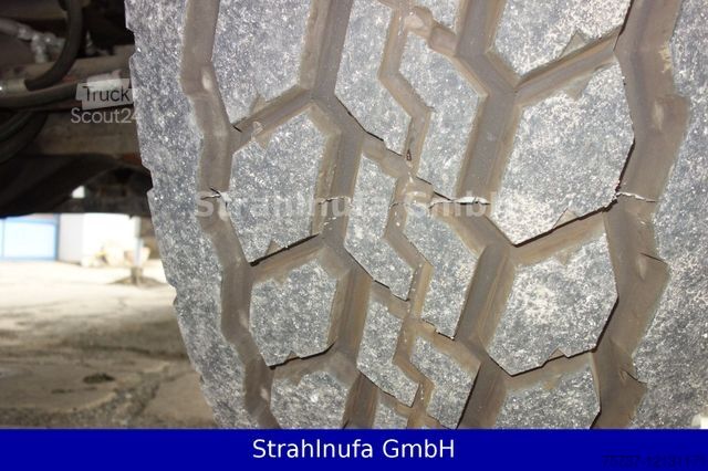 Autožeriav LIEBHERR LTL 1030