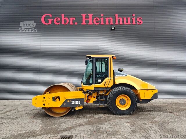 Rouleau à pneus Volvo SD135B