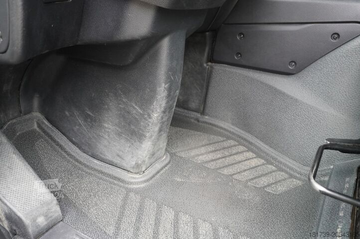 Basculantă trilaterală Mercedes-Benz Arocs 2636 / 6x4 / HDS Fassi / 3-Way Tip