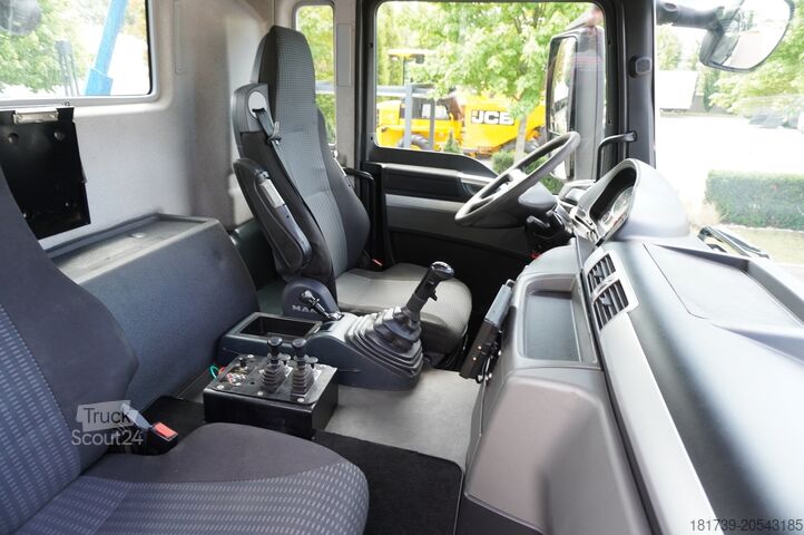 Hakowiec MAN TGS 35.400 8×4 HYVA LIFT 32.56 SE hooklift