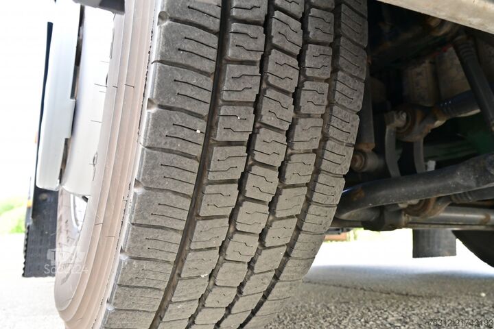 Standard tractor unit Volvo FM460  E6 VEB Scheckheft Bett