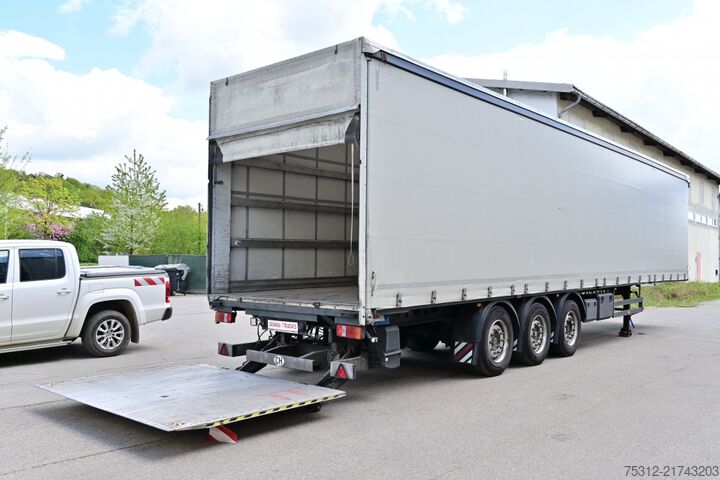 Semiremorcă deschisă cu prelată Schwarzmueller SPA 3/E  Liftachse LBW 2000kg