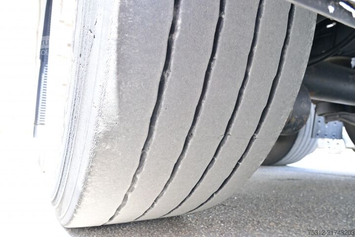 Auflieger mit Pritsche & Plane Schwarzmueller SPA 3/E  Liftachse LBW 2000kg