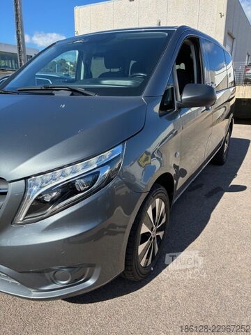 Furgão de painéis Mercedes-Benz Vito Mixto 119 COMPACT