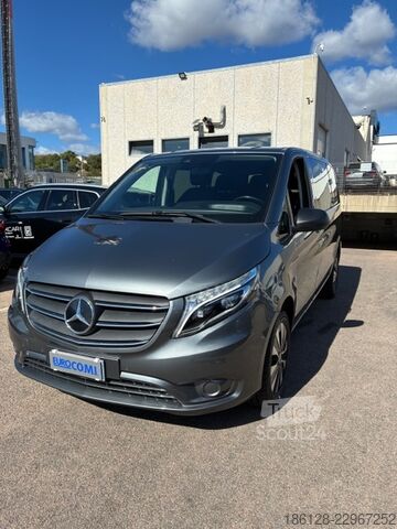 Furgão de painéis Mercedes-Benz Vito Mixto 119 COMPACT