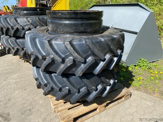 Landbouwmachine  420/85R38 + 380/70R28