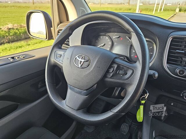 Camioneta familiar de techo alto TOYOTA PRO-ACE 1.6 Worker EURO6