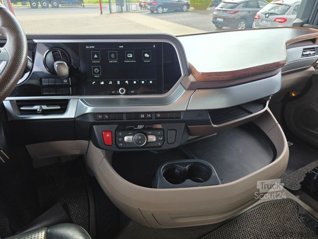 Standard dragbil DAF XG+530 FT