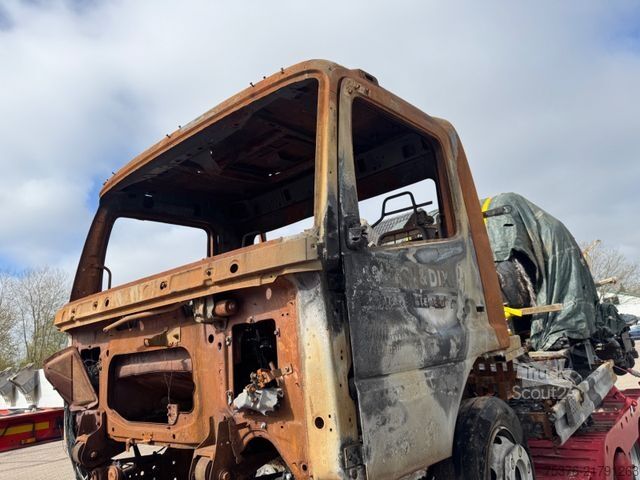 LKW mit Kofferaufbau MERCEDES-BENZ Atego 818 Brandschaden