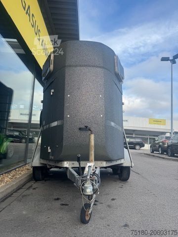 Przyczepa do transportu koni BÖCKMANN Genius 2 Pferdeanhänger Vollpoly 2t.