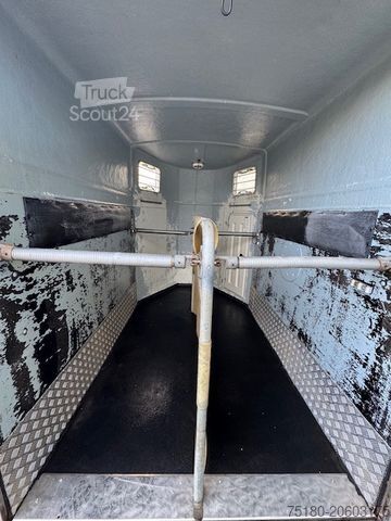 Hästtransportsläp BÖCKMANN Genius 2 Pferdeanhänger Vollpoly 2t.