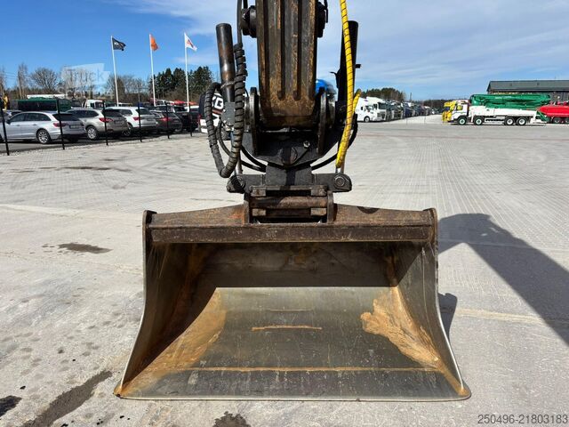 Excavator pe șenile Volvo EC 220 EL TILT / CENTRAL LUBRICATION / AC